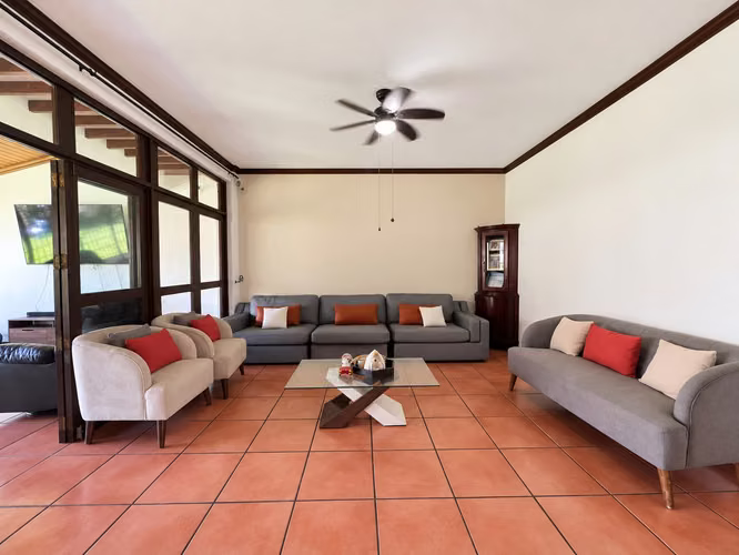 Alquiler de Casa en Cumbres de Cuscatlán - Imagen 8