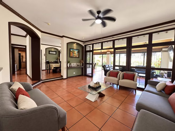 Alquiler de Casa en Cumbres de Cuscatlán - Imagen 4