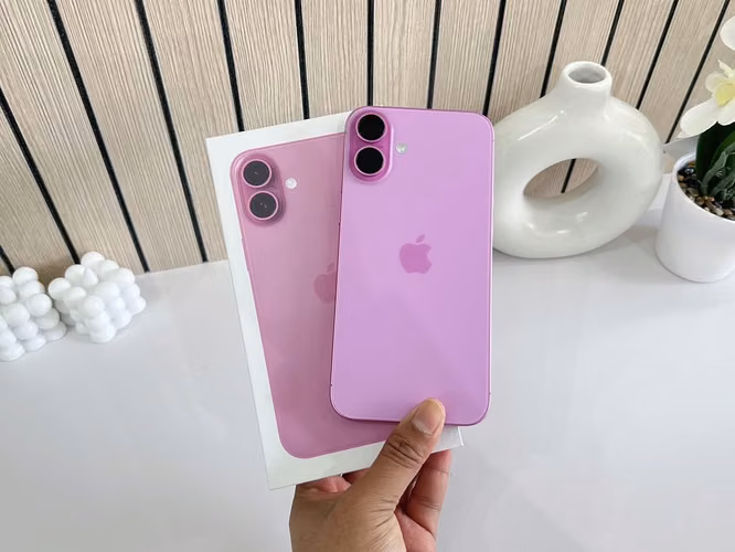 iPhone 16