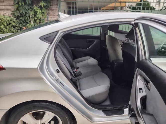 Hyundai Elantra 2012 en excelentes condiciones - Imagen 13