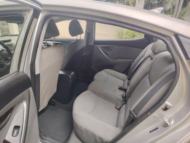 Hyundai Elantra 2012 en excelentes condiciones - Imagen 11