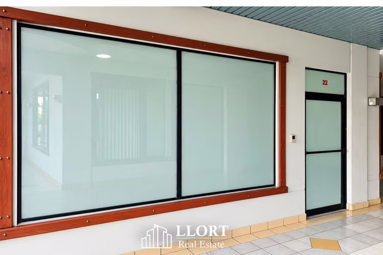 Local en VENTA en Centro Comercial en Santa Elena, ideal para inversion - Imagen 4