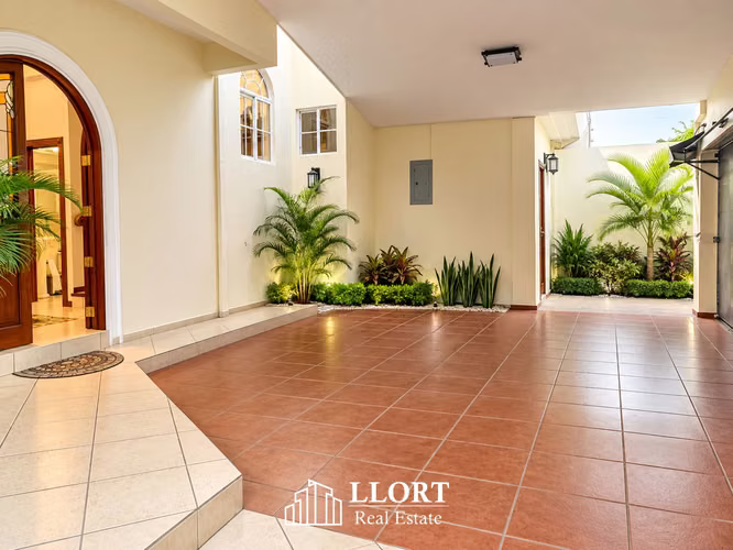 Casa en VENTA en Cumbres de Cuscatlán - Imagen 6