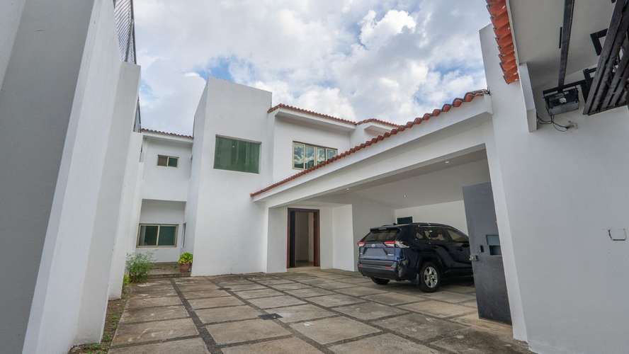 AMPLIA CASA EN VENTA CON ESPECTACULAR VISTA A LA CIUDAD/ URBANIZACION CUMBRES DE LA ESCALON / SAN SALVADOR  - Imagen 19