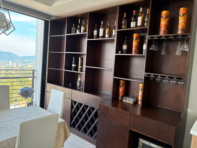LINDO APARTAMENTO FULL MUEBLES CONDOMINIO 105, ESCALÓN  CON PRECIOSA VISTA A LA CIUDAD  - Imagen 5
