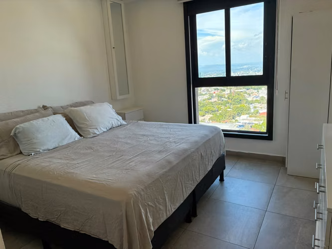 LINDO APARTAMENTO FULL MUEBLES CONDOMINIO 105, ESCALÓN  CON PRECIOSA VISTA A LA CIUDAD  - Imagen 9