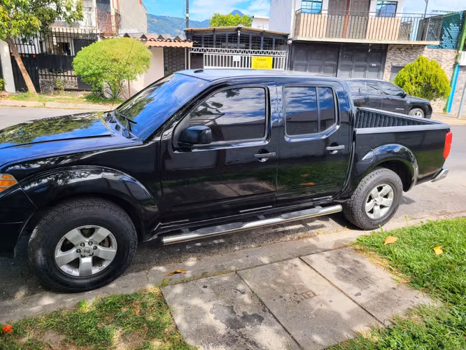 Vendo Nissan Frontier 2013