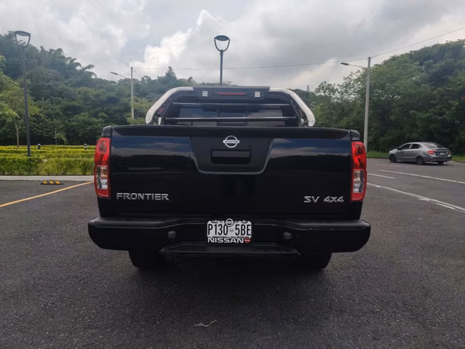 NISSAN FRONTIER DOBLE CABINA  2019, 4X4,PIÑON DE MONTAÑA,BOLSAS FRONTALES BUENAS, TARJETA A MI NOMBRE SI VE EL ANUNCIO 