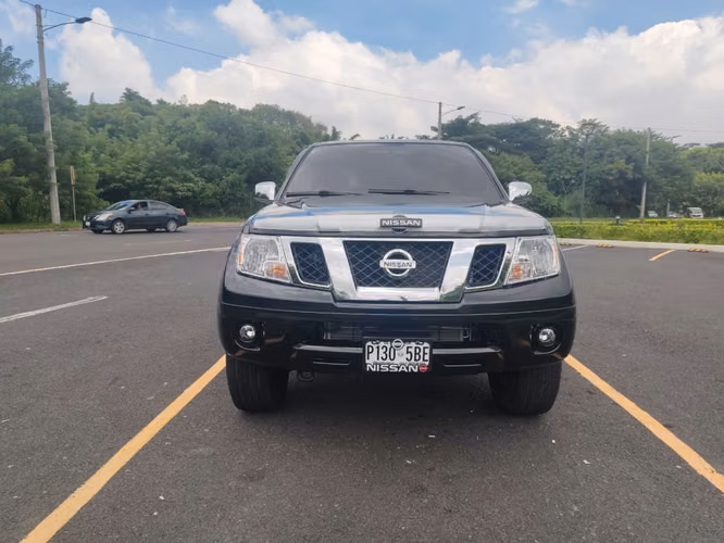  NISSAN FRONTIER DOBLE CABINA  2019, 4X4,PIÑON DE MONTAÑA,BOLSAS FRONTALES BUENAS, TARJETA A MI NOMBRE SI VE EL ANUNCIO 