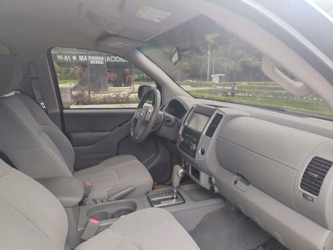  NISSAN FRONTIER DOBLE CABINA  2019, 4X4,PIÑON DE MONTAÑA,BOLSAS FRONTALES BUENAS, TARJETA A MI NOMBRE SI VE EL ANUNCIO 