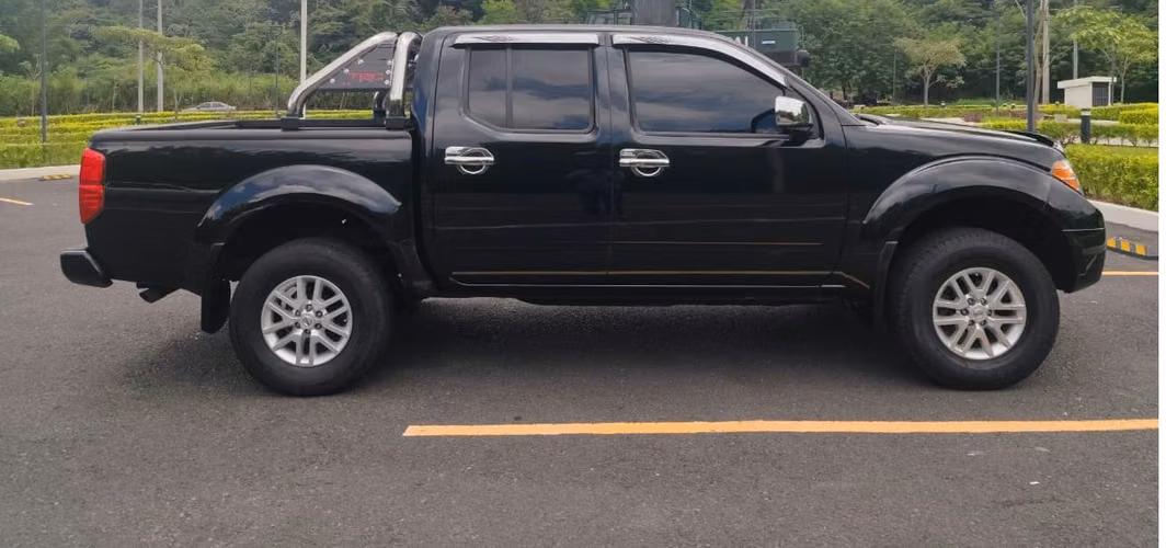  NISSAN FRONTIER DOBLE CABINA  2019, 4X4,PIÑON DE MONTAÑA,BOLSAS FRONTALES BUENAS, TARJETA A MI NOMBRE SI VE EL ANUNCIO 