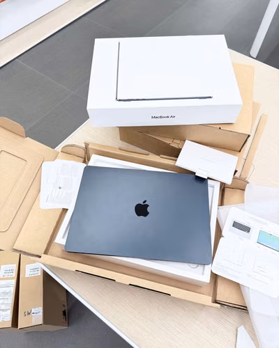 MacBook Air 15" M4 — 2025 - Imagen 1