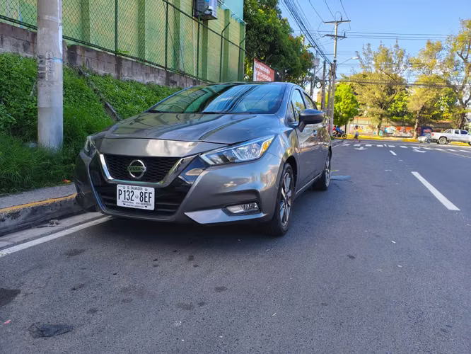 Nissan versa 2022 - Imagen 2
