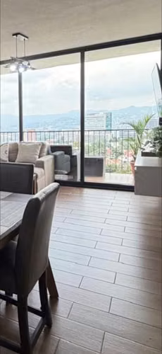Apartamento excelente ubicación escalón 