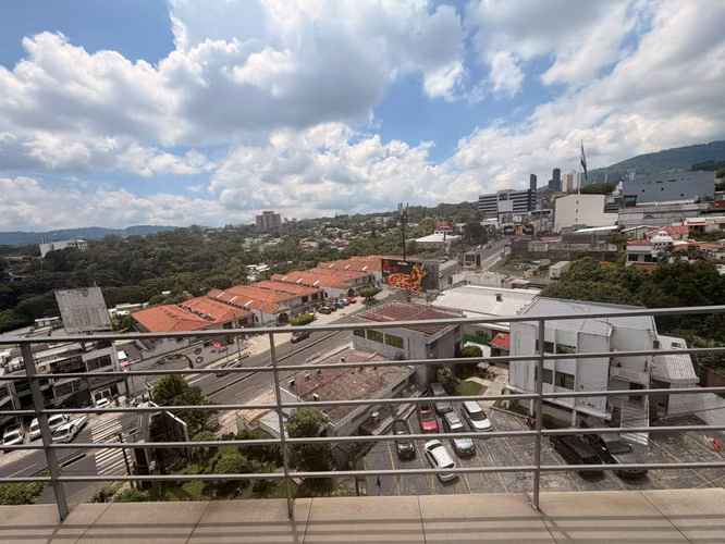 SE ALQUILA APARTAMENTO CONDOMINIO LA CEIBA, ESCALÓN, AMUEBLADO TIENE 140 m² El apartamento cuenta con: Sala Comedor Ampl - Imagen 7