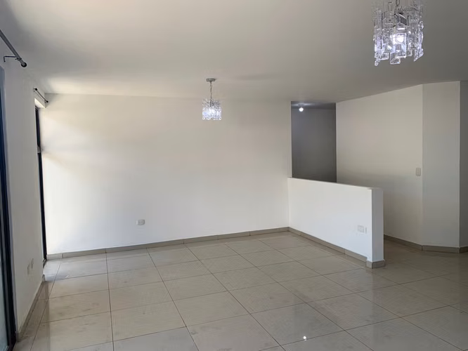 SE ALQUILA APARTAMENTO LIFE SANTA ELENA, CON LÍNEA BLANCA,  Descripción : TIENE 115 mts2 3 habitaciones. La habitación p - Imagen 9