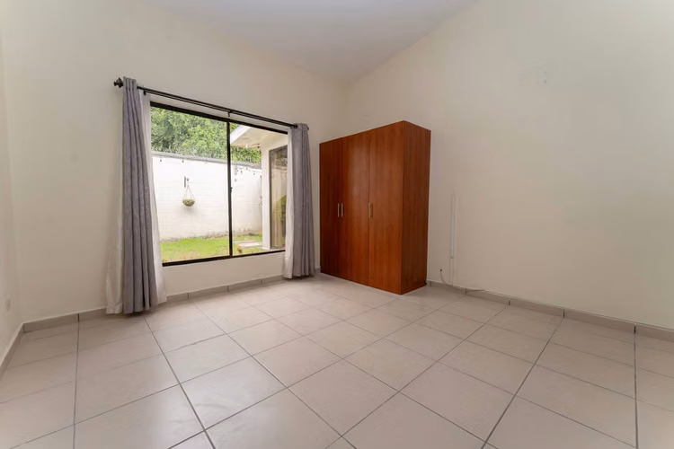 Se Alquila Casa en Bosques de Lourdes, Colón  - Imagen 4