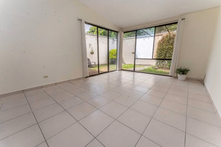 Se Alquila Casa en Bosques de Lourdes, Colón  - Imagen 7