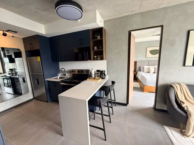 SE ALQUILA APARTAMENTO TORRE CITALA HAUS, FULL-AMUEBLADO, COLONIA ESCALON, NIVEL ALTO CON VISTA  Carcaterísticas:  -Coci - Imagen 9