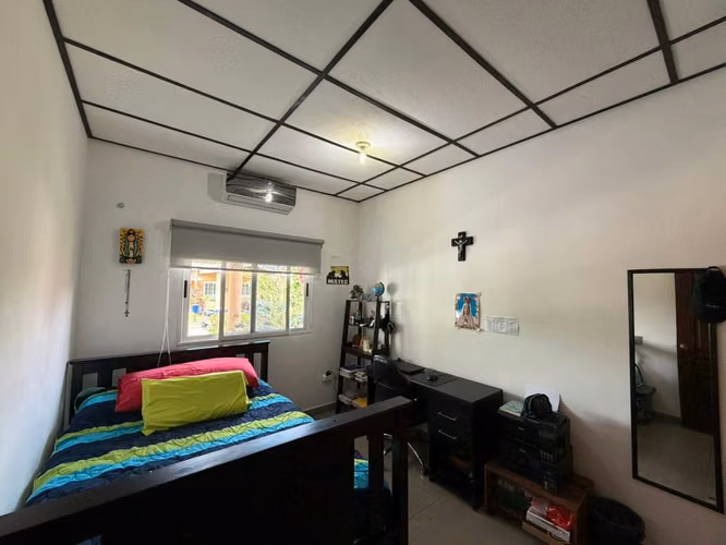 SE VENDE CASA QUINTAS DE LAS MERCEDES LOURDES COLON,  DE UN NIVEL, REMODELADA, tiene de terreno 409 v2 y 185 mts2 de con - Imagen 10