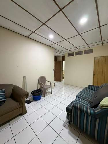 SE VENDE CASA SOBRE CALLE EL PROGRESO, inmueble con alto potencial, Terreno tiene 562.59 varas² y de Construcción: 261.6 - Imagen 9