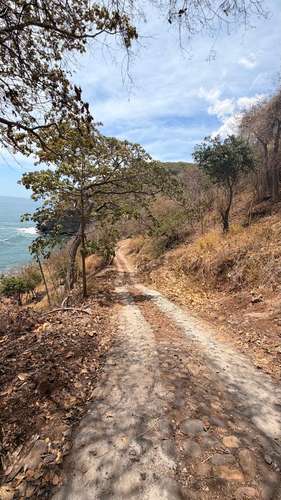 SE VENDE TERRENO FRENTE AL MAR EN ACANTILADOS CON VISTA, Ubicación: Cerca de Playa El Zonte, un entorno paradisíaco, Vis - Imagen 4