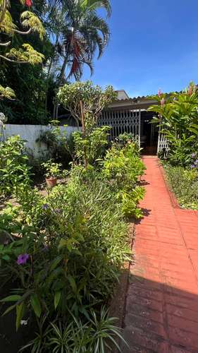 SE VENDE CASA MIRAMONTE SOBRE CALLE PRINCIPAL BUENA UBICACIÓN, DE UNA PLANTA, tiene de terreno 717.46 v2 y 344 mts2 de c - Imagen 15