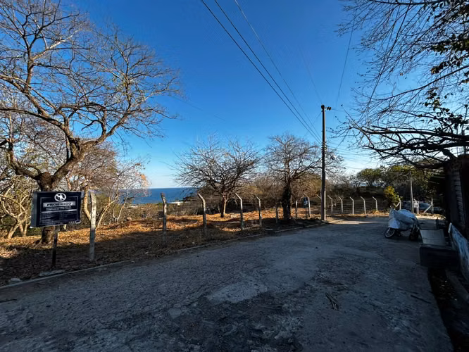 Belleza de terreno con vista al mar, cerca de sunset Park. BTC Accepted 