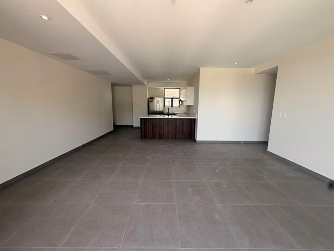  SE ALQUILA APARTAMENTO 8.VII HOMES ESCALÓN, CON LÍNEA BLANCA  * tiene 120 m² * Vestíbulo * Sala y comedor * Cocina Open