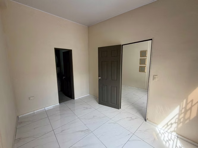 CASA 1 NIVEL COMPLETAMENTE REMODELADA A ESTRENAR - SAN MARCOS - LOS NOGALES - Imagen 6