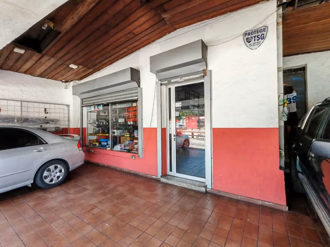 SE ALQUILA LOCAL COMERCIAL ZONA CONSTITUCIÓN  buena ubicación  Tiene 100 m² 1 baño 3 parqueos compartidos Punto estratég - Imagen 9