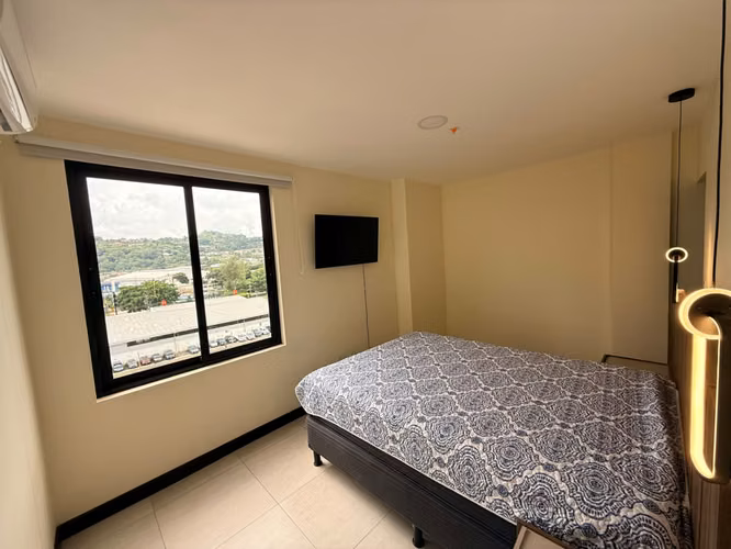 SE ALQUILA APARTAMENTO TORRE FAUVE, AMUEBLADO, tiene 95mts2, de 2 habitaciones, área de estudio, área de lavado, 2 parqu - Imagen 7