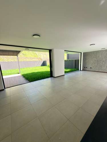  SE ALQUILA CASA DEL BOSQUE NUEVO CUSCATLAN, NUEVA A ESTRENAR, Dos niveles: Cochera techada para dos vehículos, Estudio  - Imagen 4