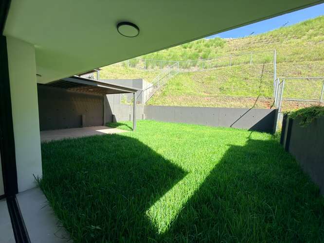  SE ALQUILA CASA DEL BOSQUE NUEVO CUSCATLAN, NUEVA A ESTRENAR, Dos niveles: Cochera techada para dos vehículos, Estudio  - Imagen 11