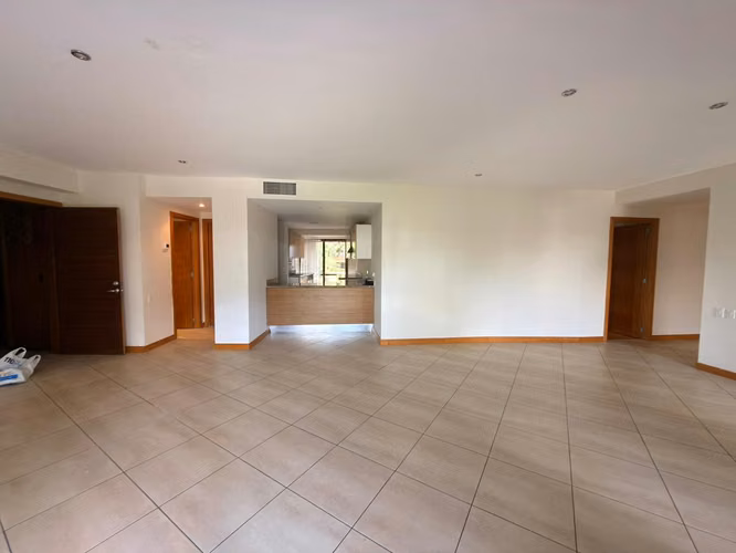 SE ALQUILA APARTAMENTO TORRE 105 CAMPESTRE, ESCALÓN Tiene 224 m² * Elegante sala con excelente amplitud * Comedor * Baño - Imagen 12