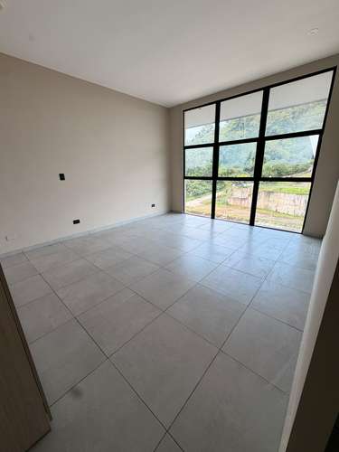 SE ALQUILA PENTHOUSE EN PARK TOWER CON LIENA BLANCA Tiene 162.05 m² Características: * 3 habitaciones con A/C * 3 baños  - Imagen 8