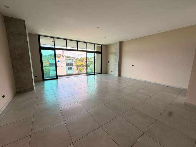 SE ALQUILA PENTHOUSE EN PARK TOWER CON LIENA BLANCA Tiene 162.05 m² Características: * 3 habitaciones con A/C * 3 baños  - Imagen 12
