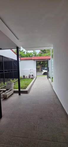 Alquilo casa en Escalon para clínicas médicas  - Imagen 17