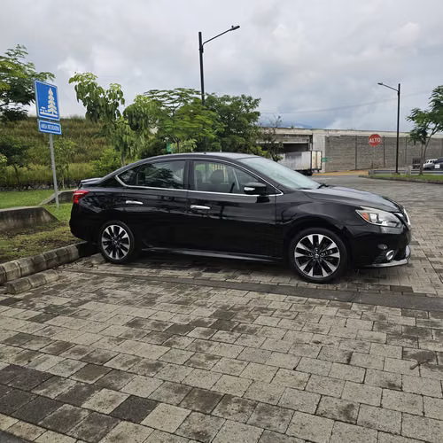 Hermoso nissan sentra sr 2018