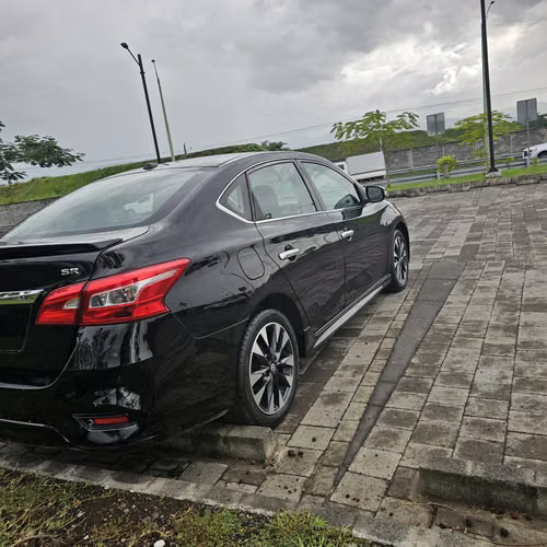 Hermoso nissan sentra sr 2018