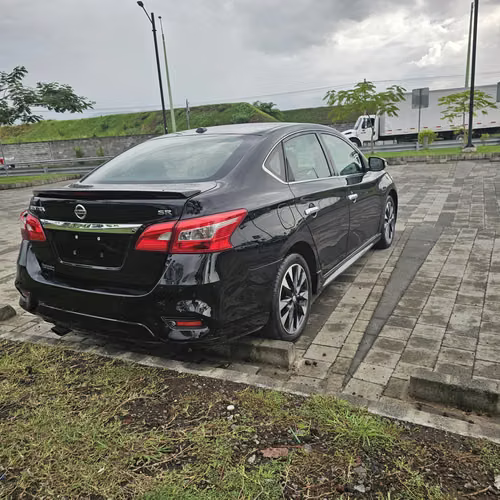 Hermoso nissan sentra sr 2018