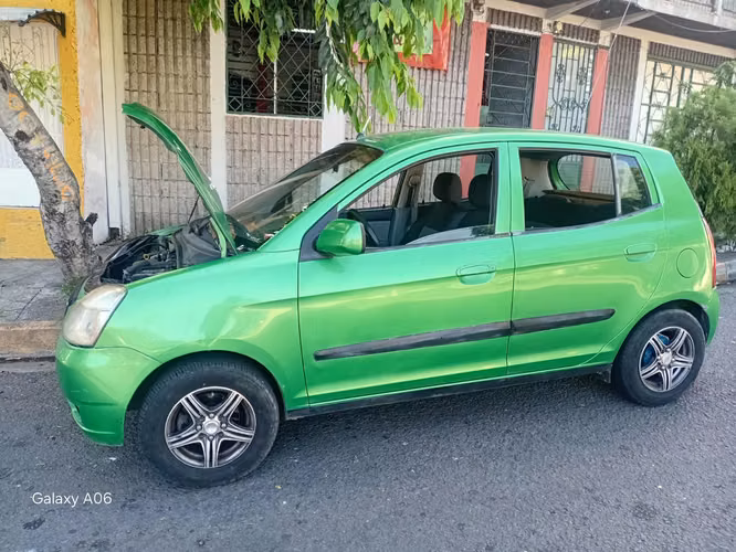 KIA PICANTO 2005  Standard de Agencia  4 puertas  Motor 1.1 Super Económico  Rines Especiales  Llantas Nuevas. - Imagen 11