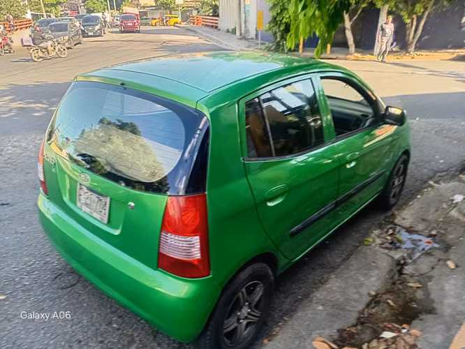 KIA PICANTO 2005  Standard de Agencia  4 puertas  Motor 1.1 Super Económico  Rines Especiales  Llantas Nuevas. - Imagen 4