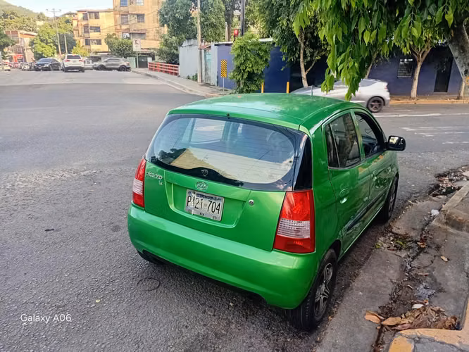 KIA PICANTO 2005  Standard de Agencia  4 puertas  Motor 1.1 Super Económico  Rines Especiales  Llantas Nuevas. - Imagen 12
