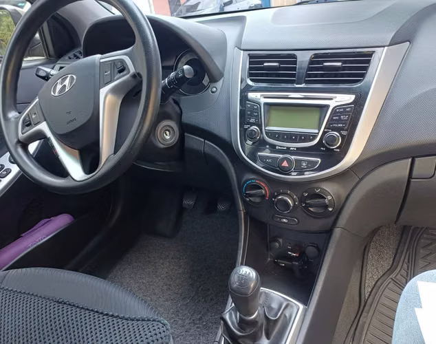 Hyundai Accent GLS 2012 de Agencia  - Imagen 4