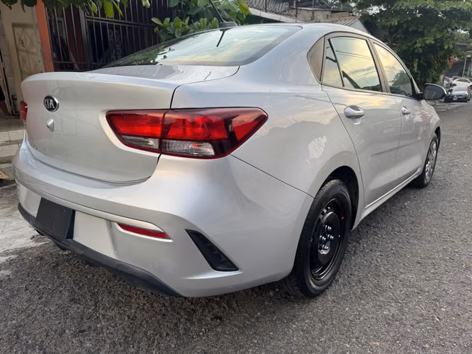 KIA RIO LX 2021 - Imagen 4