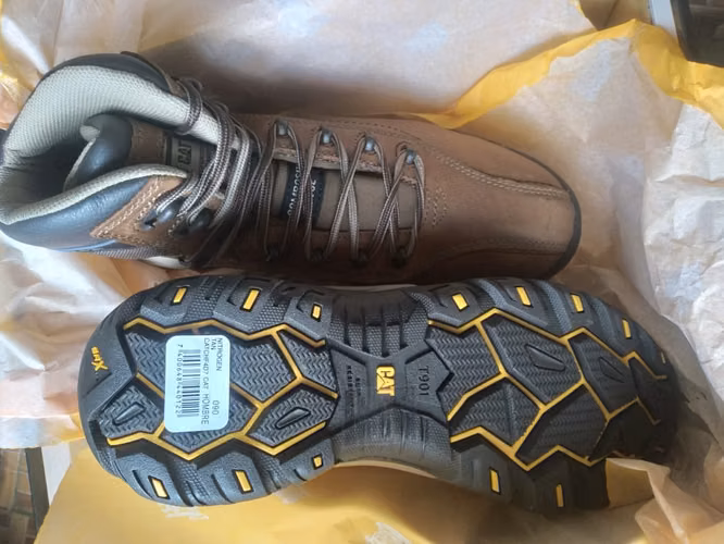 Vendo Botas caterpillar nuevos  - Imagen 4