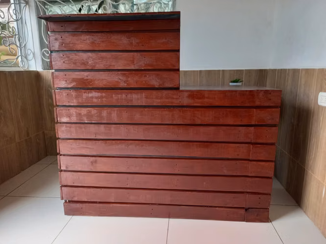 Pallet business counter