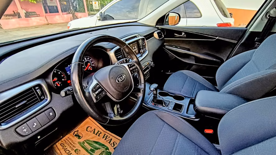 KIA SORENTO LX 2019 (4x4) - Bolsas Buenas - 3 Filas de Asientos