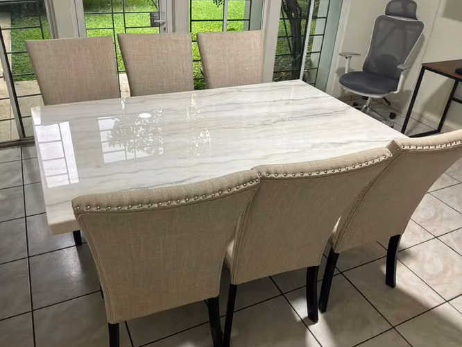 Comedor de mármol para 6 personas